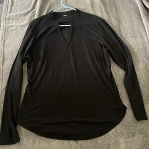 Black long sleeve top with v neck design extra soft